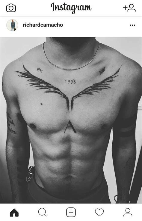 tatuajes pequeos tatuajes en el pecho para hombres|Tatuajes pequeños en el pecho para hombre: 25。